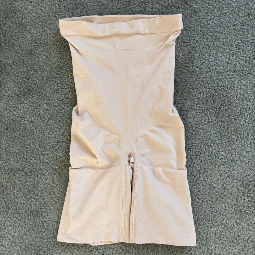 EUC Women's Spanx SPANXsculpt™ Seamless Power High-Waisted Mid-Thigh Short